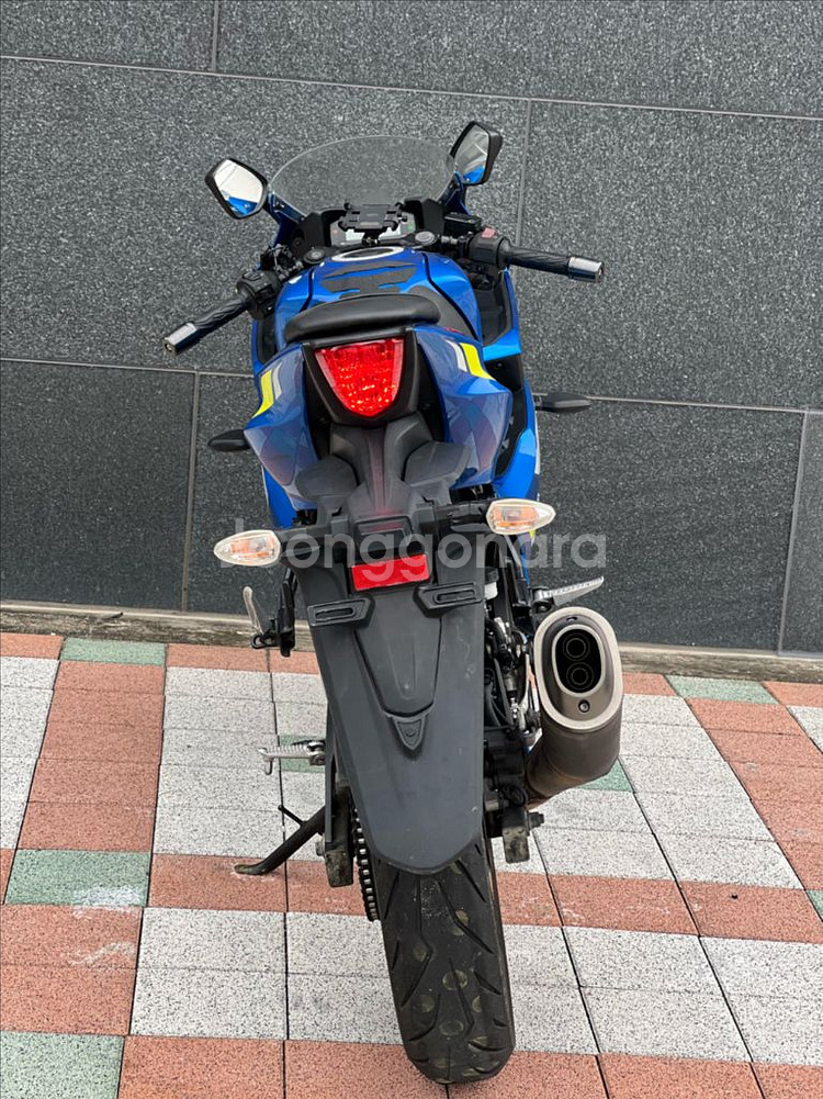 스즈키 Gsx-r125--3