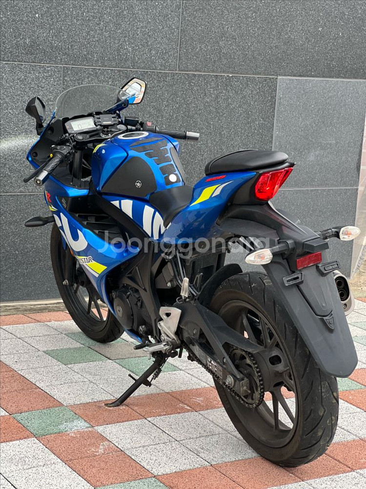 스즈키 Gsx-r125--2