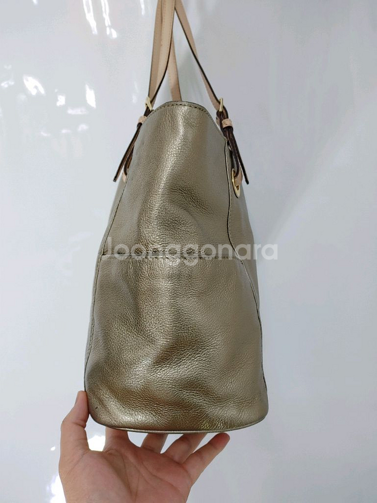 MICHAEL KORS 마이클 코어스 천연소가죽 골드--1