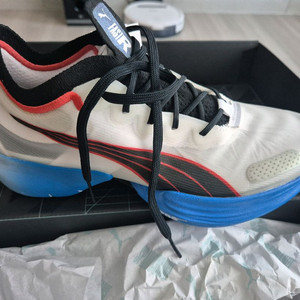 푸마 패스트알 나이트로 카본 러닝화 260 새상품