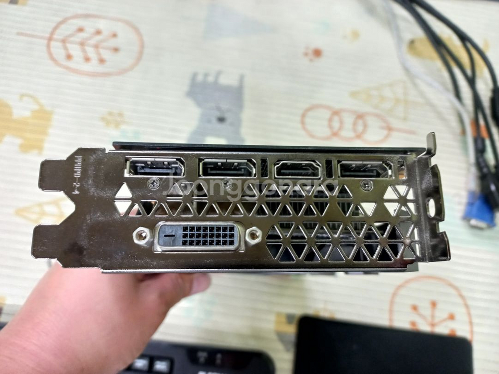 하자 있는 GTX 1080 택포 6만원--2