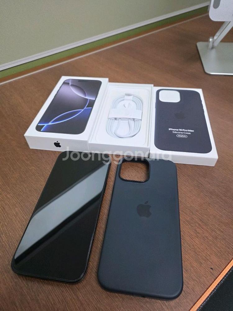 아이폰 16프로맥스/ 블랙티타늄/ 정품케이스/ S급--0