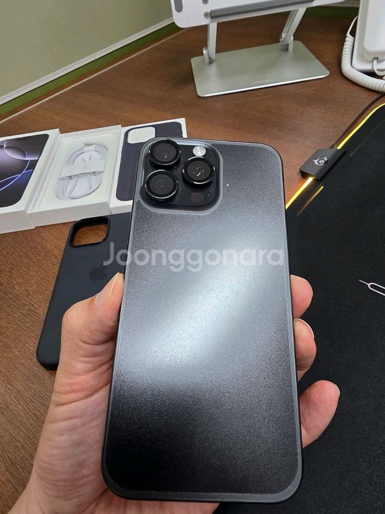아이폰 16프로맥스/ 블랙티타늄/ 정품케이스/ S급--1
