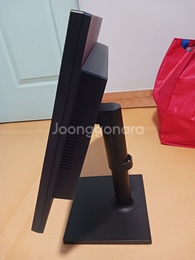 삼성 19인치 피벗 led 모니터 팝니다.--1