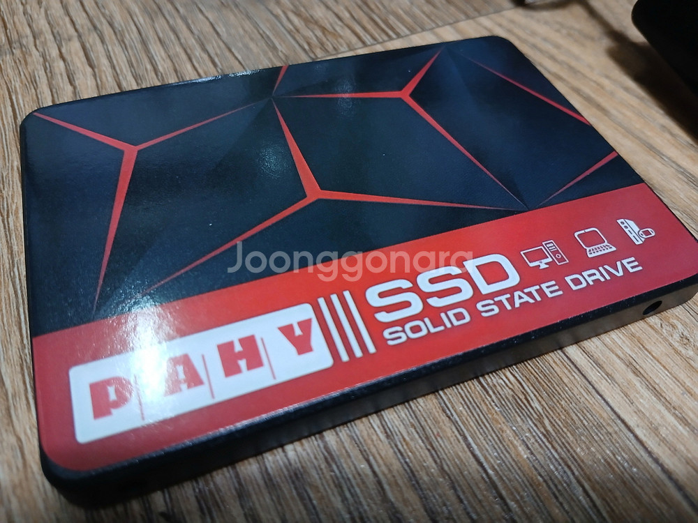 2TB SATA SSD 2.5" 새것 외장젠더와 케이블--0
