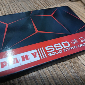 2TB SATA SSD 2.5" 새것 외장젠더와 케이블