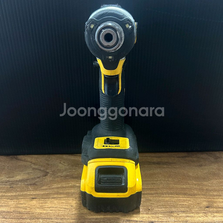 디월트 충전임팩 드라이버 DCF845 배터리포함--3