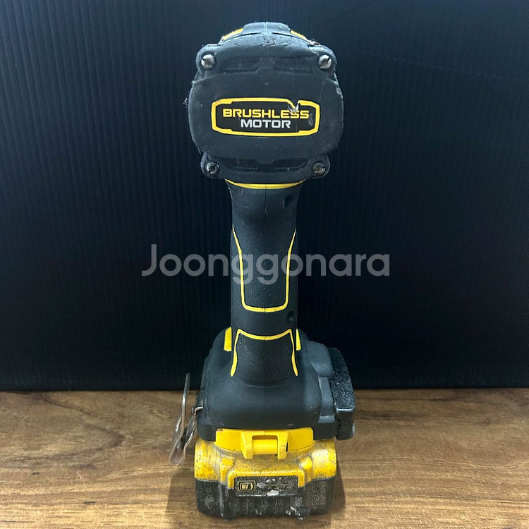 디월트 충전임팩 드라이버 DCF850 배터리포함--1