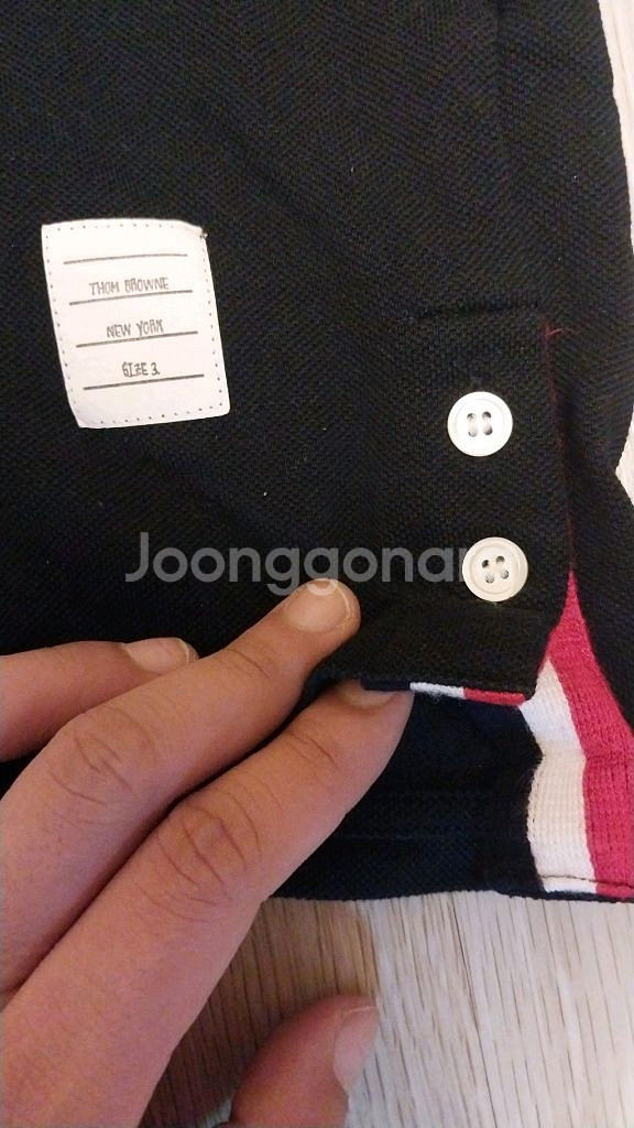 톰브라운 백삼선3사이즈 + 몽클레어 반팔L사이즈--1