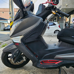 조이맥스R 125cc 윈드 스크린 삽니다.