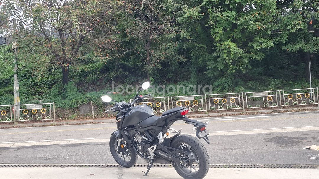 혼다 cb 125r 24년식/4천키로수/초신차급/급매--4