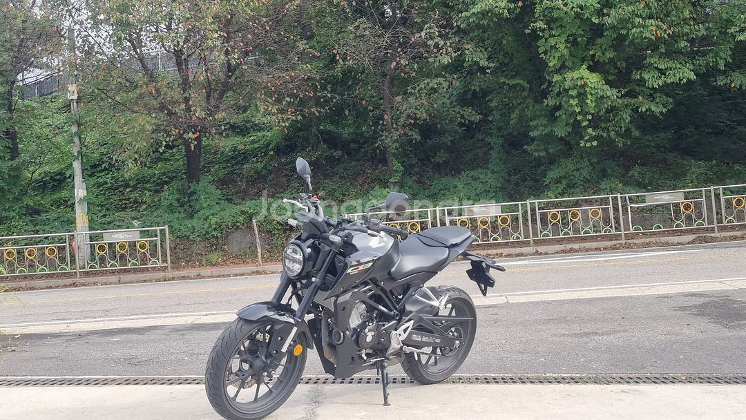 혼다 cb 125r 24년식/4천키로수/초신차급/급매--2