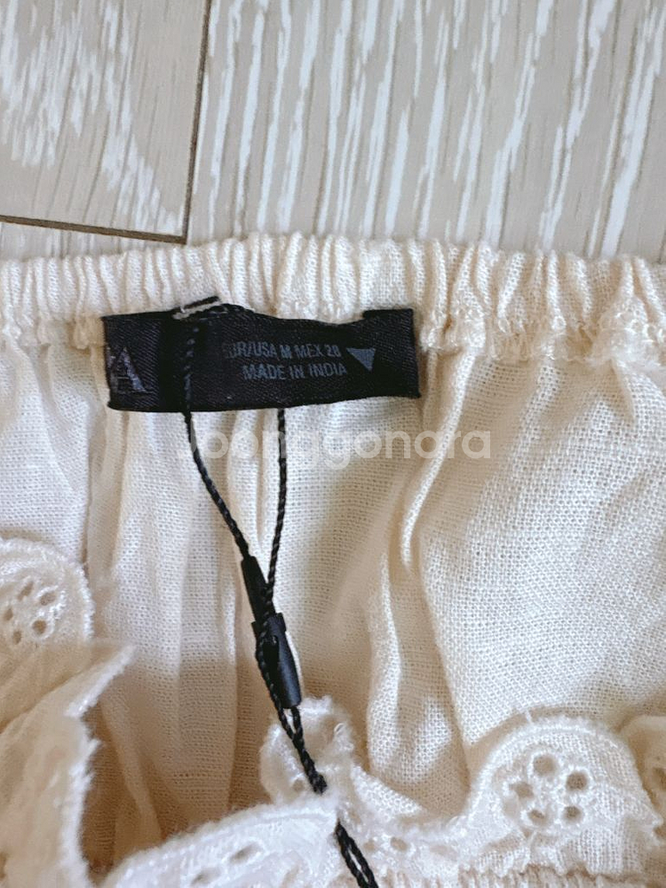 자라 자수 엘라스틱 탑 M사이즈 팝니다 0881/048--5