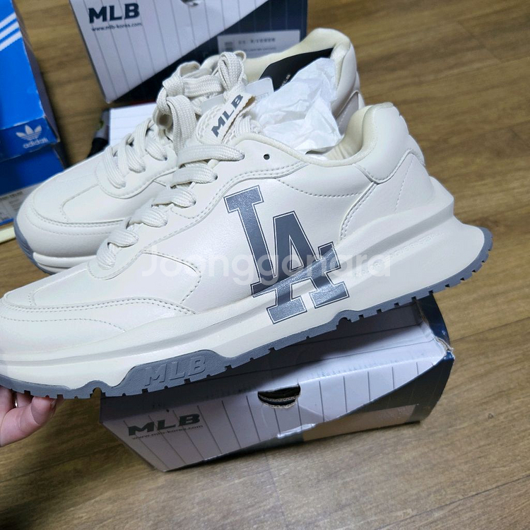 MLB 남녀공용 청키 러너 베이직 운동화 3ASHCRB--1