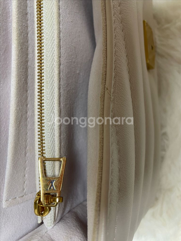 루이비통 뉴웨이브 MM체인백--7