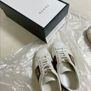 구찌 6사이즈(250) 정품255-260 사이즈 크게나