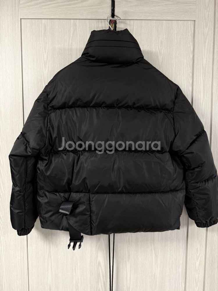 [38] 프라다 여성 블랙 리나일론 숏 패딩 새상품--1