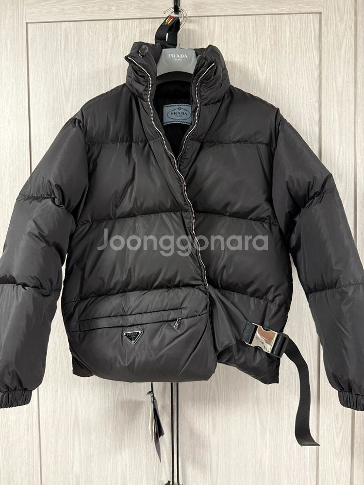 [38] 프라다 여성 블랙 리나일론 숏 패딩 새상품--2