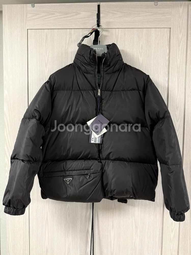 [38] 프라다 여성 블랙 리나일론 숏 패딩 새상품--0