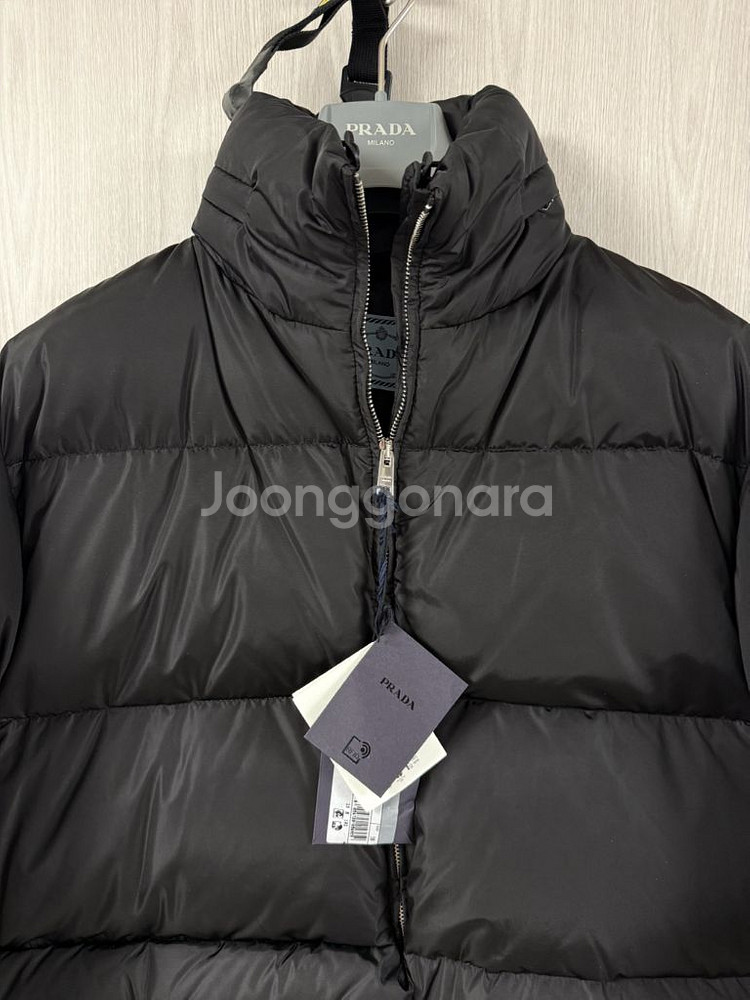 [38] 프라다 여성 블랙 리나일론 숏 패딩 새상품--4