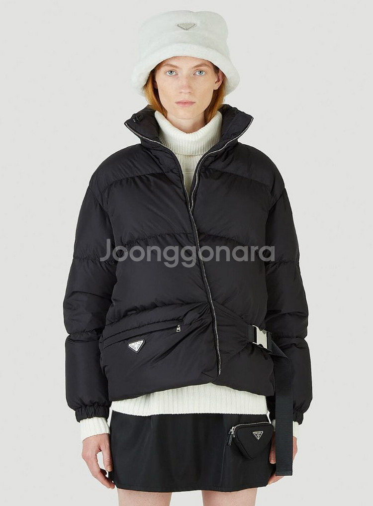 [38] 프라다 여성 블랙 리나일론 숏 패딩 새상품--8