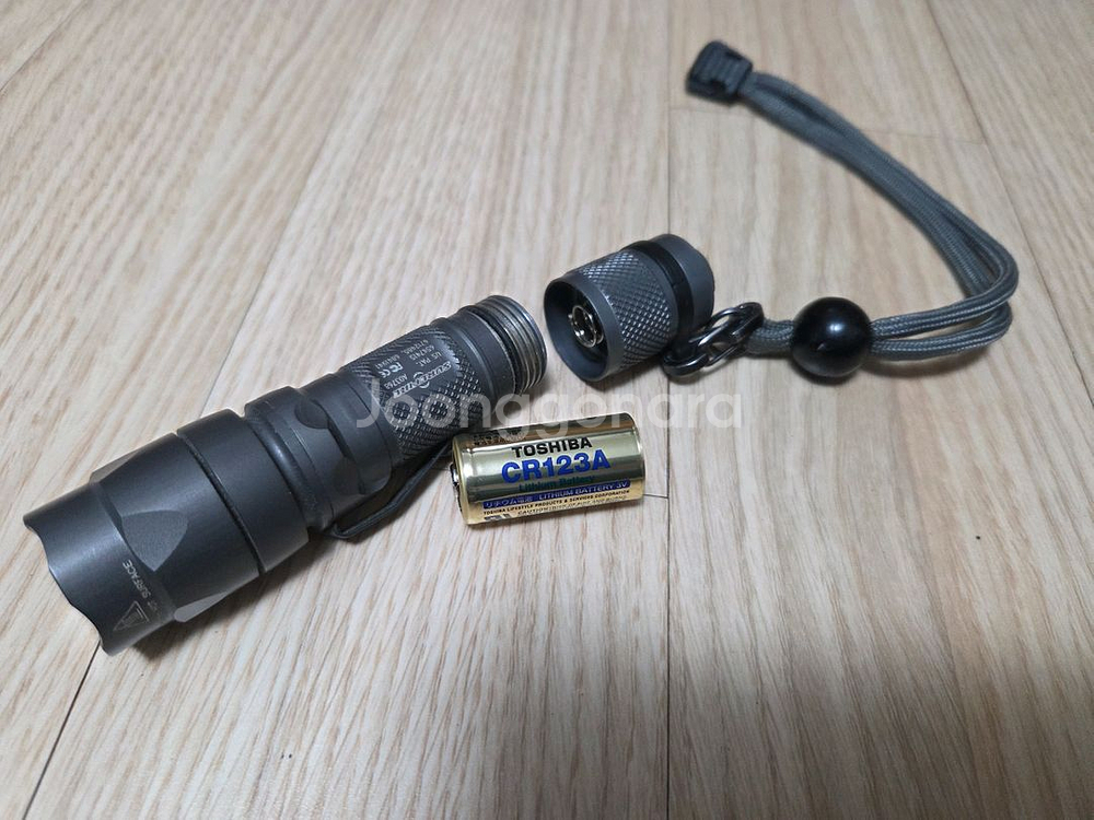 슈어파이어 LED 라이트/후래쉬 판매 합니다--3