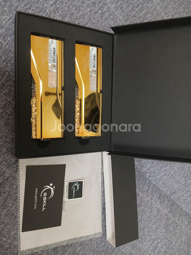 지스킬 트라이던트 z5 로얄 네오 골드 32gb (16--0
