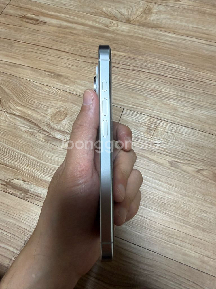 아이폰16 프로 128GB 카메라무음 북미판 화이트--3