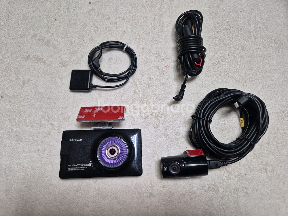 유라이브 알바트로스5 2채널 32GB 블랙박스 판매--0