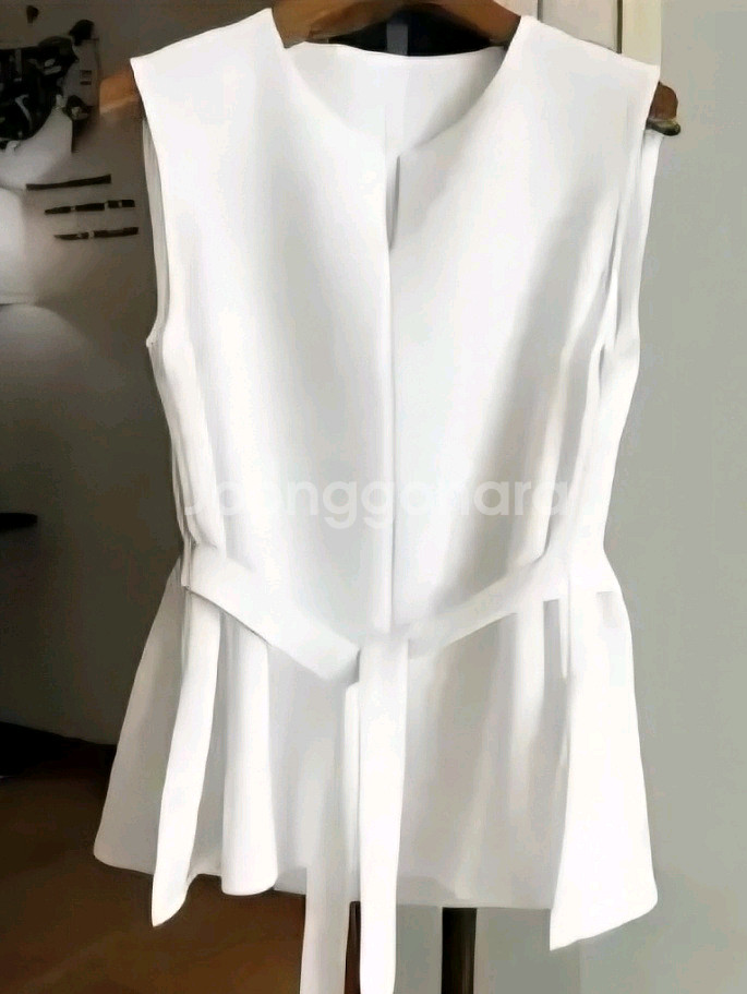 민소매블라우스--1