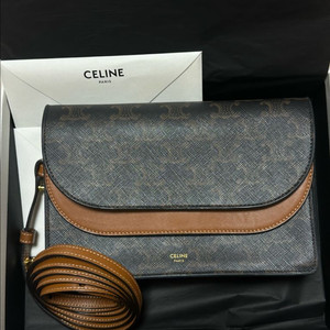 셀린느 트리옹프 월렛온스트랩 정품