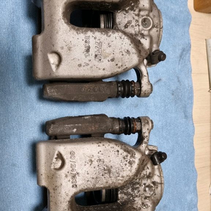 BMW 520D G30 전방 브레이크 캘리퍼