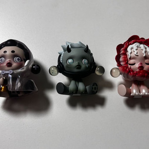 팝마트 스컬판다 피규어 팝니다