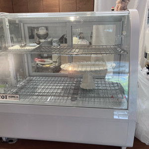 YOT KOREA 디저트 냉장 쇼케이스 100L 팝니다
