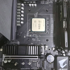 라이젠 5600+b550m+ddr4 16x2+ssd 5