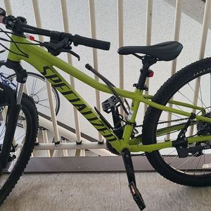 스페셜라이즈드 락하퍼 27.5인치 초,중 자전거