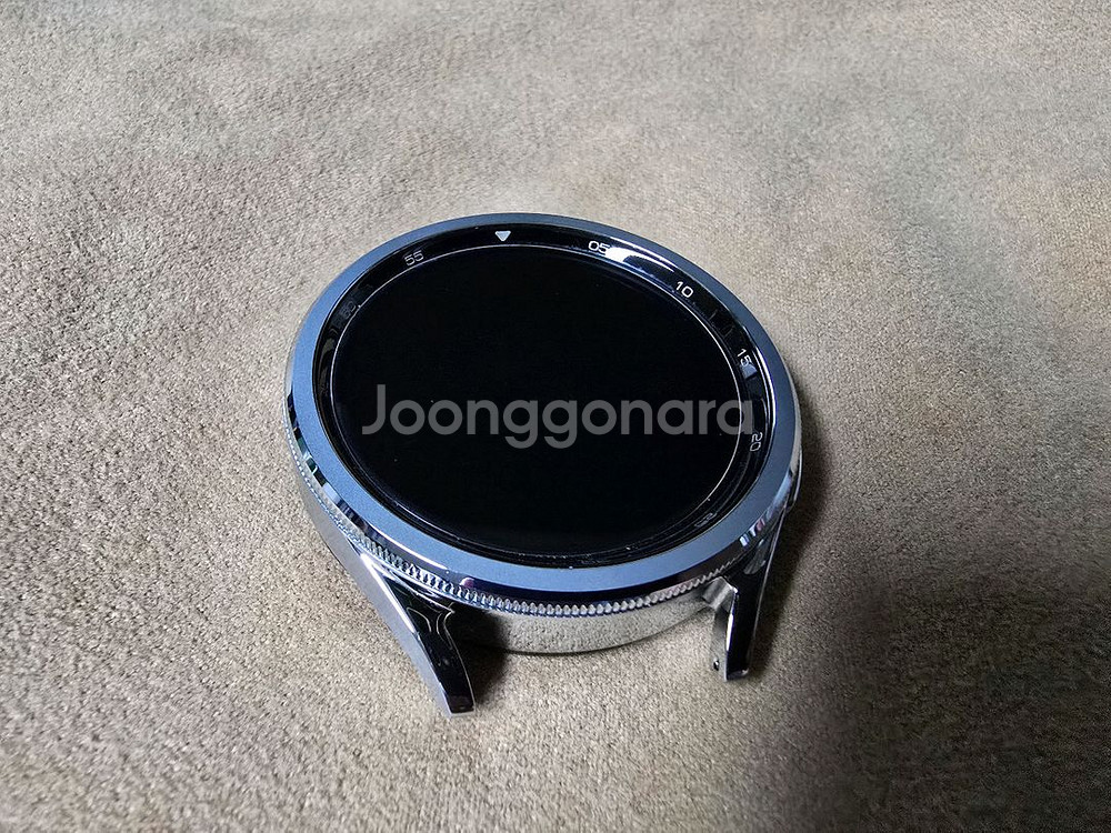 삼성 갤럭시 워치 6 클래식 46mm 실버 LTE 버전--4