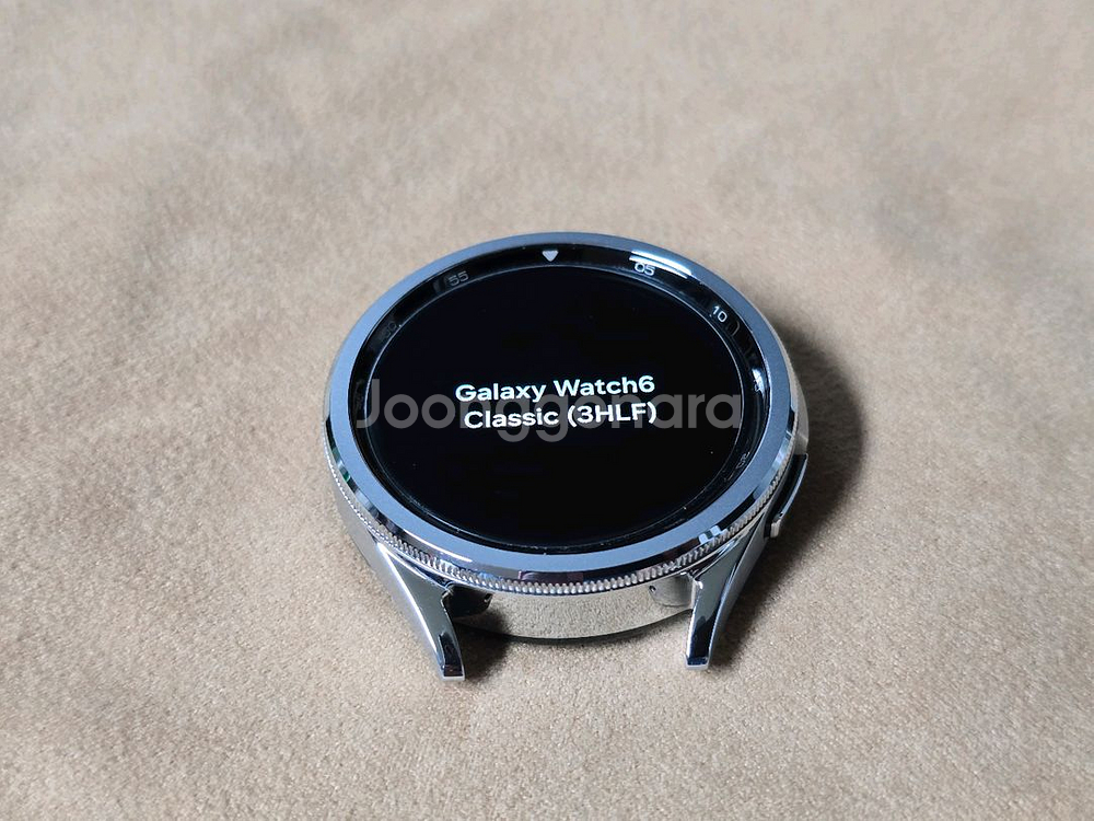 삼성 갤럭시 워치 6 클래식 46mm 실버 LTE 버전--7