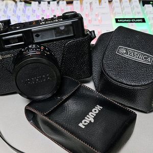 야시카 일렉트로35 GTN 올블랙 필카 필름 카메라