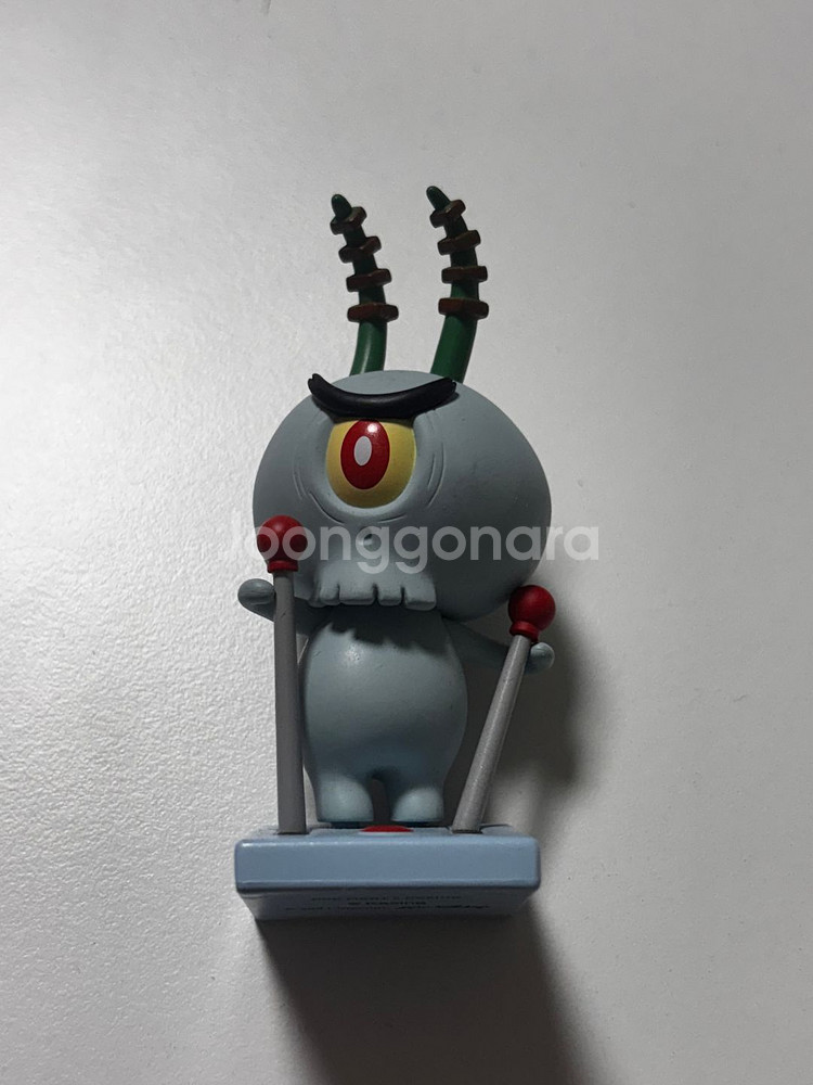 팝마트 라부부 스펀지밥 콜라보 피규어팝니다.--0