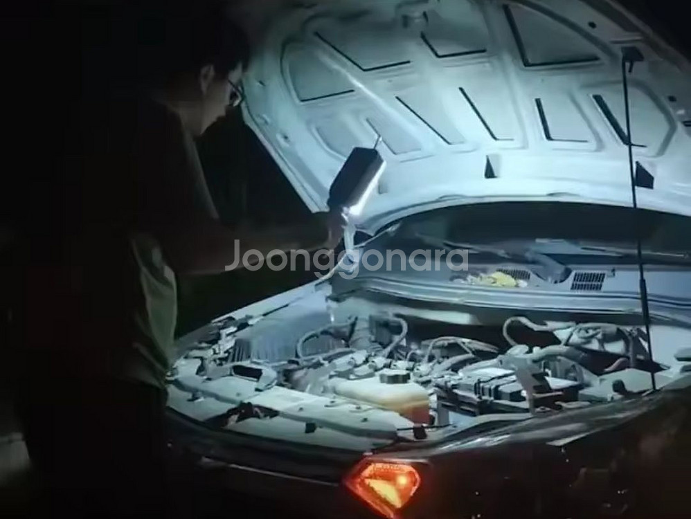 미사용 자동차,캠핑,기타 작업충전랜턴 판매(4개 보유)--7
