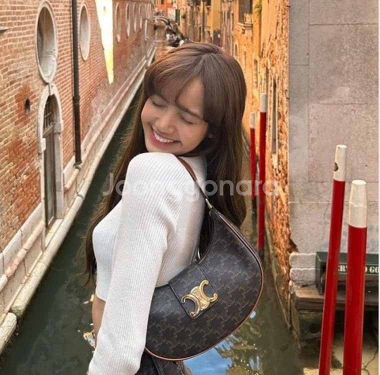 셀린느 아바 트리옹프--9