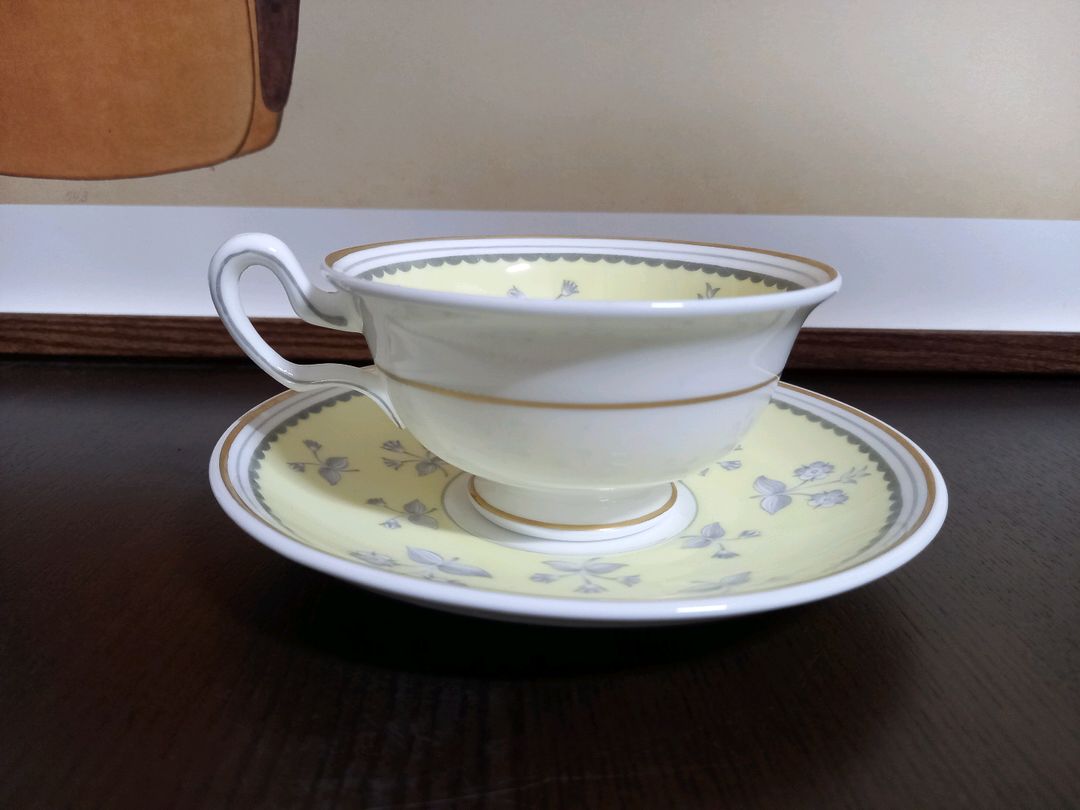 웨지우드 플로렌틴 터콰즈 양손 스프볼, 찻잔, 홍차잔