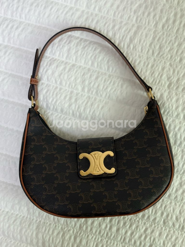 셀린느 아바 트리옹프--0