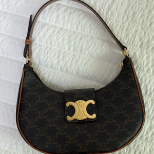 셀린느 아바 트리옹프