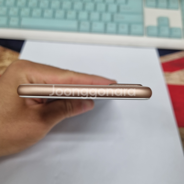 500118 아이폰8+ 64 골드 SSS급 배터리100--2