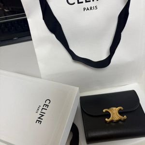 셀린느 트리옹프 플랩 지갑