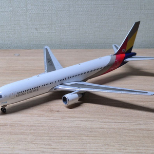 1:400 아시아나 B767-38E 모형