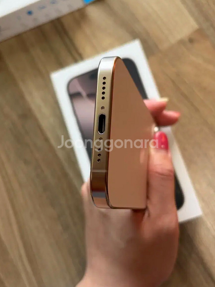 아이폰 16 프로 256GB 데저트티타늄--9