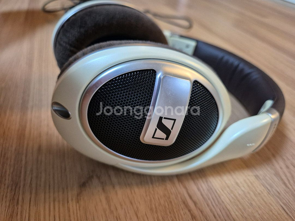 젠하이져 HD599 판매합니다--1